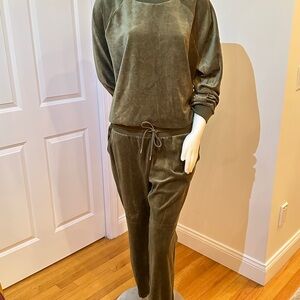 GAP Olive Women's Track Suit